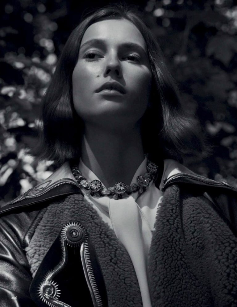 Mali Koopman | Vogue Mexico | Outdoor Fall Fashion Editorial