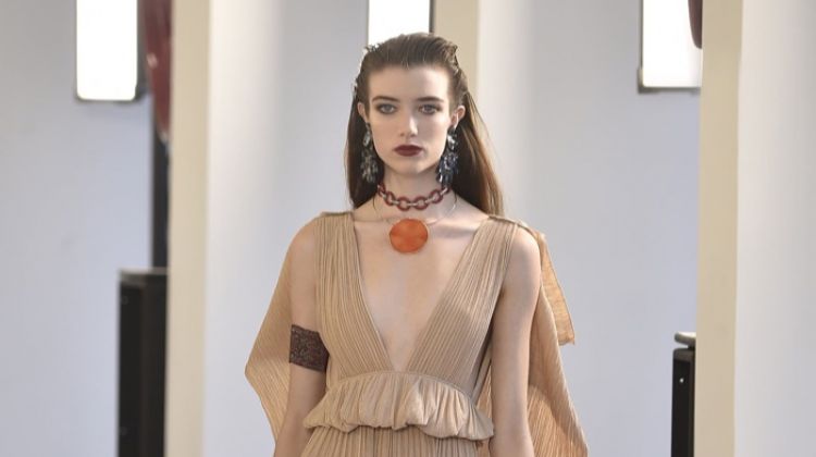 Chloe Channels Modern Hippie for Spring 2019