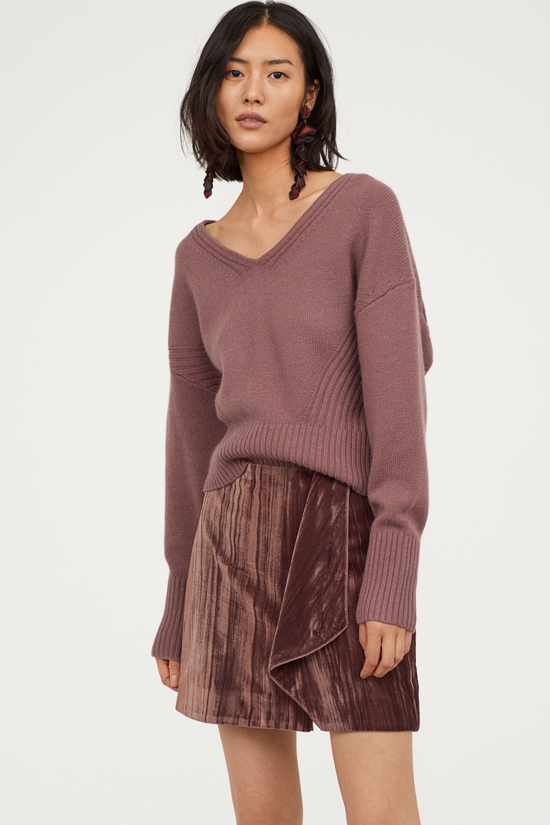 H&M Conscious Exclusive V-Neck Cashmere Sweater $129