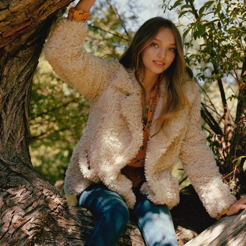 H&M Faux Fur Jacket, Blouse with Lace Details and Slim Mom Jeans