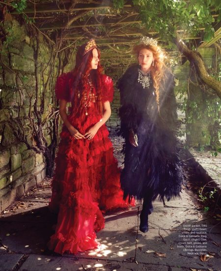 Julia Banas & Léa Julian Are the New Royals for Harper's Bazaar Julia Banas & Léa Julian Are the New Royals for Harper's Bazaar
