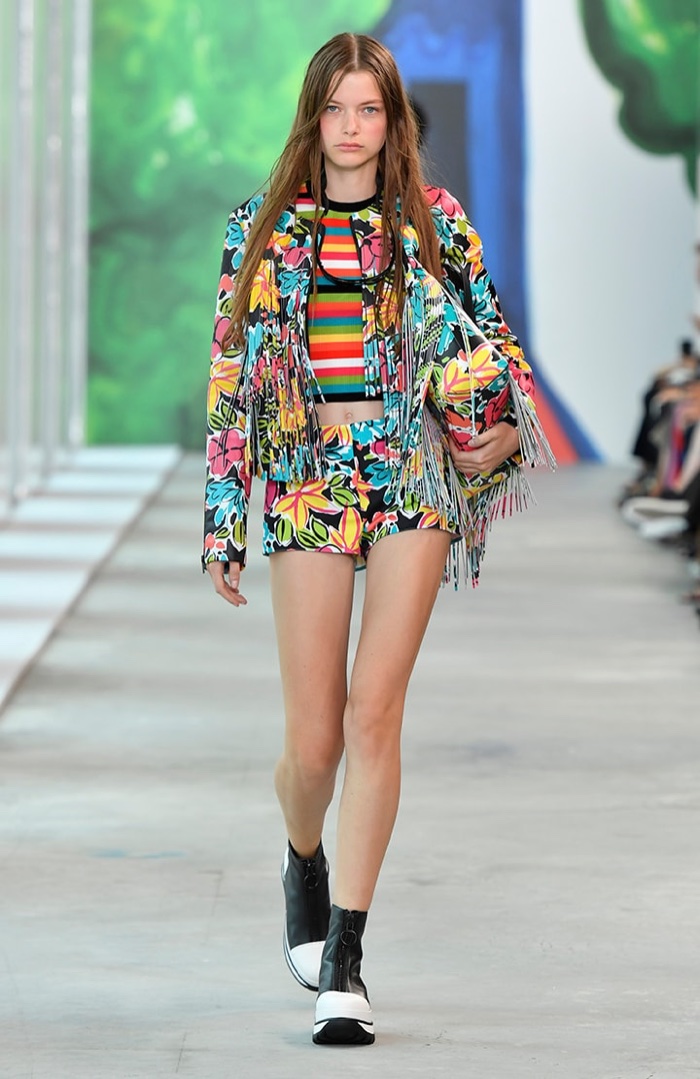 Michael Kors Brings Beach Vibes to Spring 2019 | Fashion Gone Rogue ...