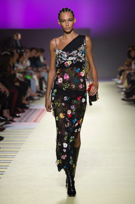 Versace Spring 2019 Collection: Micro Floral Prints Dominate