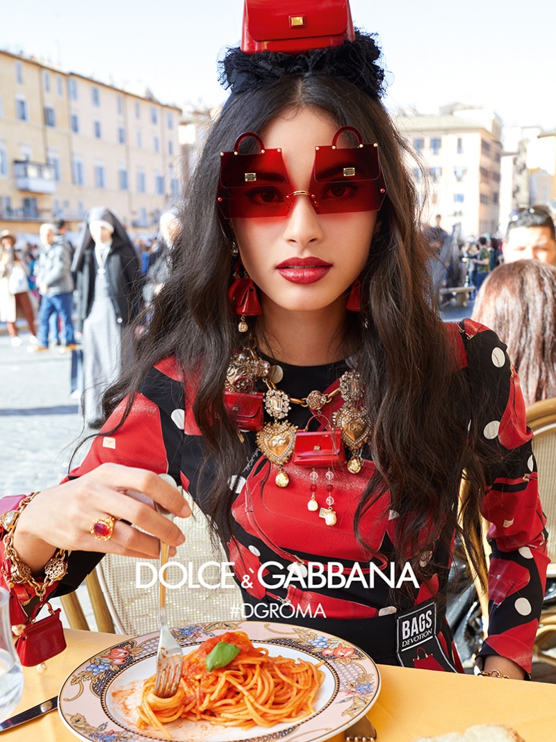 Rezultat slika za dolce and gabbana sunglasses 2018 Chiara Scelsi, Samile Bermannelli, Aira Ferreira, Hyun ji Shin i Sija Titko