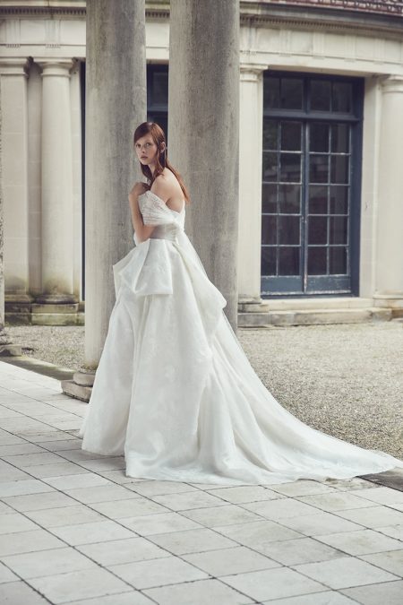 Monique Lhuillier Bridal  Fall  2019  Wedding  Dresses  