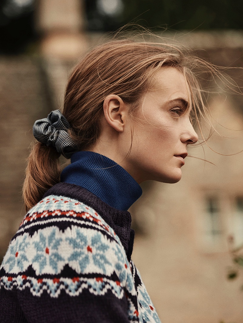 Nimue Smit Layers Up in Fall Knitwear for TELVA Magazine