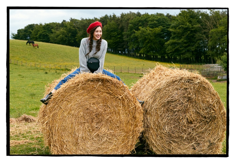 H&M Knit Mock Turtleneck Sweater, Round Shoulder Bag and Felted Wool Beret