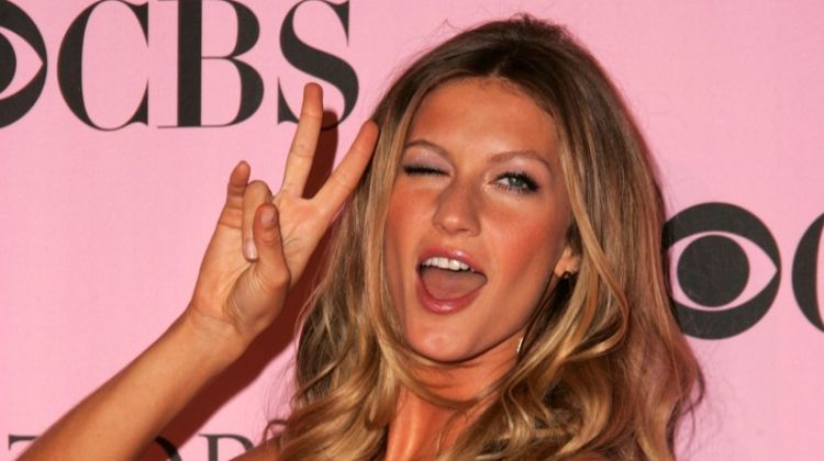 The Lifestyles of Supermodels Across the World Gisele Bundchen arriving at the Victoria's Secret Fashion Show. 11-16-2006