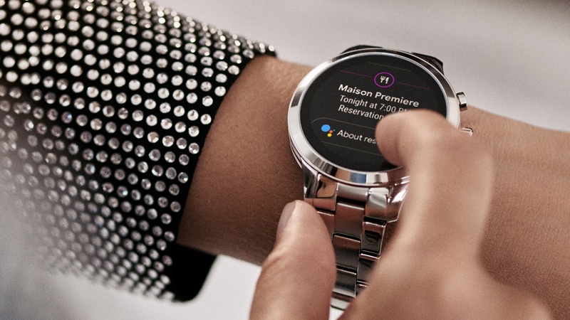 michael kors access smartwatch features