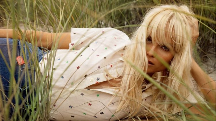Natasha Poly Delivers Seventies Fashion in Vogue Paris