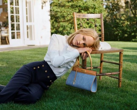 Jean Campbell Relaxes in Tory Burch Holiday 2018 Campaign Jean Campbell stars in Tory Burch holiday 2018 campaign