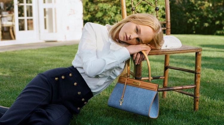 Jean Campbell Relaxes in Tory Burch Holiday 2018 Campaign