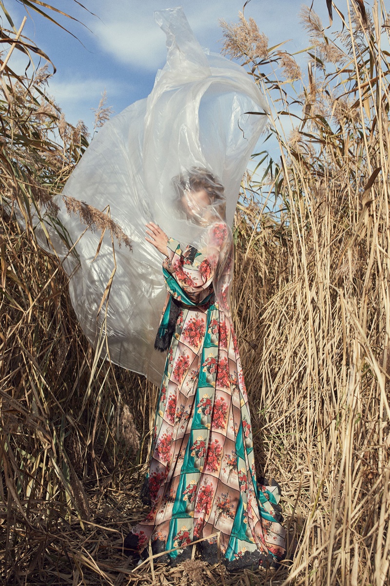 Agnes Nabuurs Poses in 'Fields of Gold' for ELLE Serbia