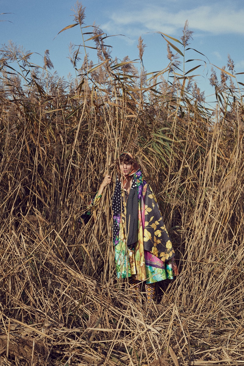 Agnes Nabuurs Poses in 'Fields of Gold' for ELLE Serbia