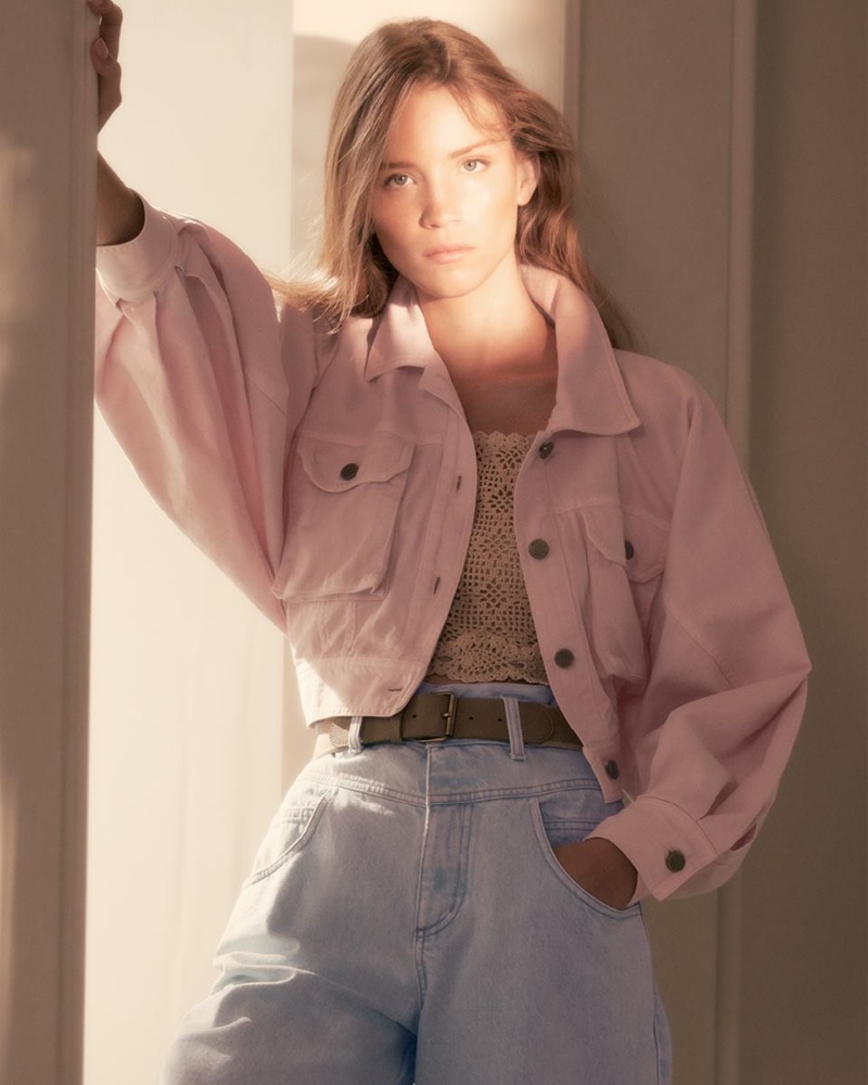 Alberta Ferretti spotlights pastel style in spring-summer 2019 campaign