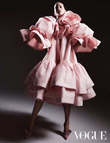 Emily DiDonato Models Fashion Forward Looks for Vogue Arabia Emily DiDonato Models Fashion Forward Looks for Vogue Arabia