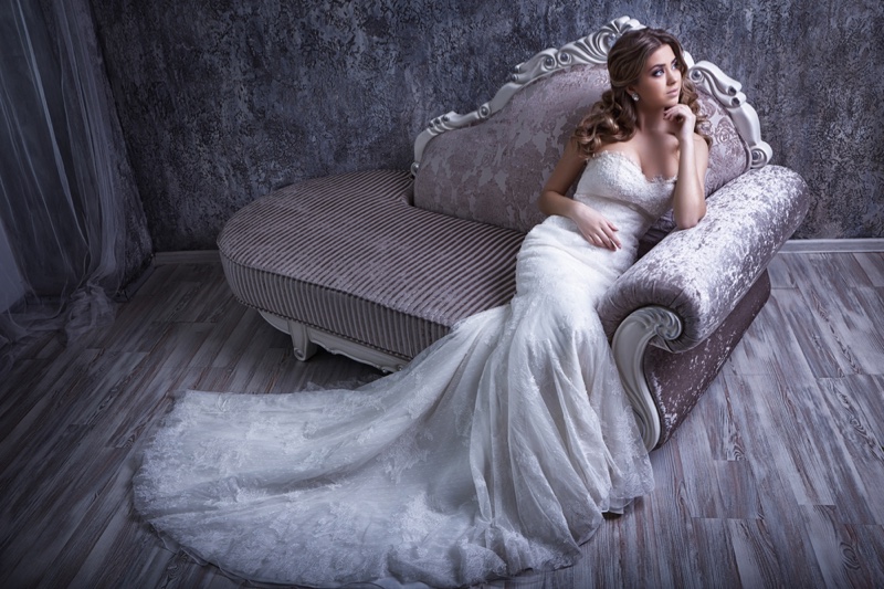Model Wedding Dress Mermaid Silhouette