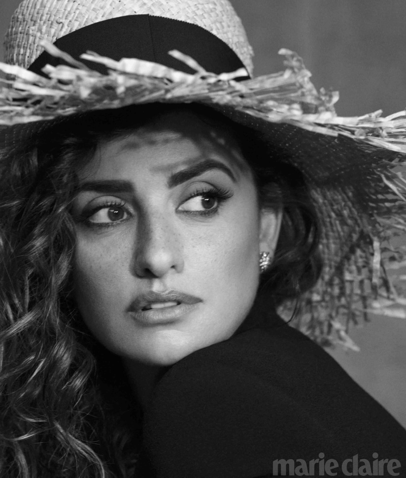 Ready for her closeup, Penelope Cruz wears straw hat