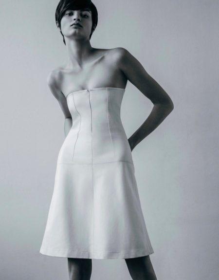 Isabella Emmack Models Minimal Fashion in Vogue Taiwan Isabella Emmack Models Minimal Fashion in Vogue Taiwan