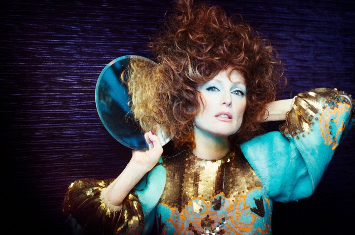 Julianne moore flaunt magazine cover photoshoot