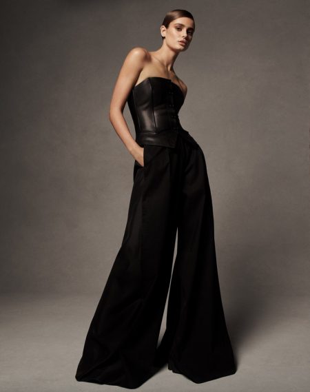 Taylor Hill Fronts Ralph Lauren Spring 2019 Campaign Taylor Hill strikes a pose in Ralph Lauren spring-summer 2019 campaign