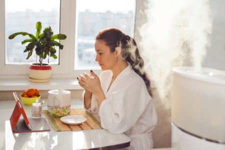 How to Use A Humidifier for Your Face Woman Table Humidifier