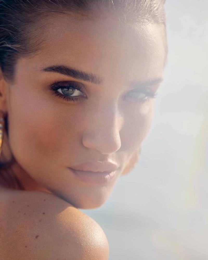 Rosie Huntington-Whiteley shows off a sun-kissed beauty look for Marks & Spencer campaign