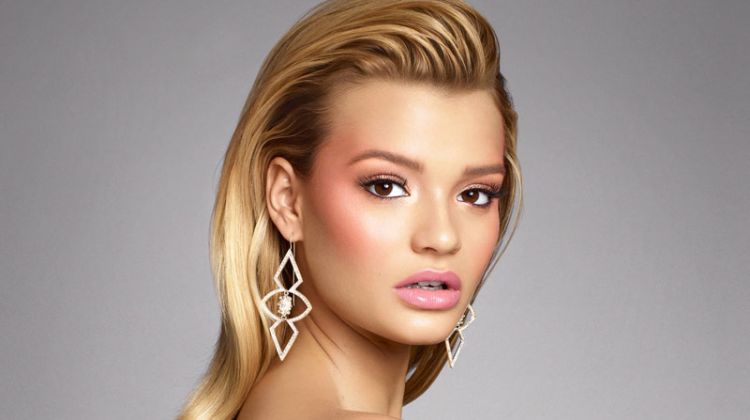 Exclusive: Cayley King by Enrique Vega in ‘Superstar’