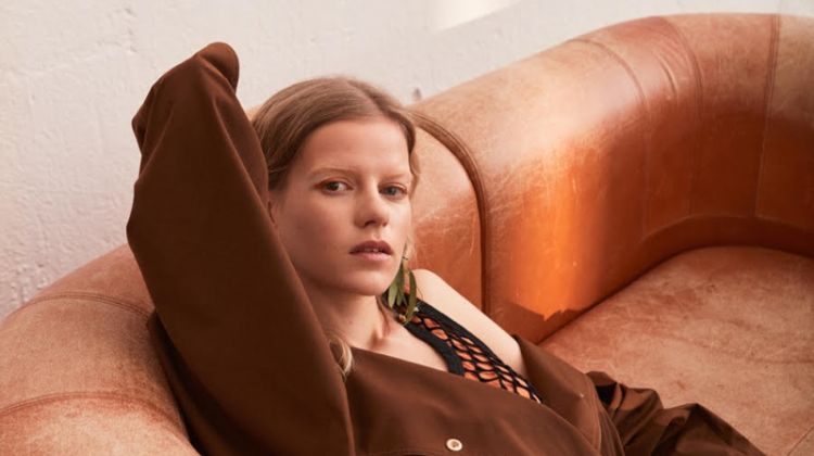 Kadri Vahersalu Relaxes in Neutral Looks for ELLE Sweden Kadri Vahersalu Relaxes in Neutral Looks for ELLE Sweden