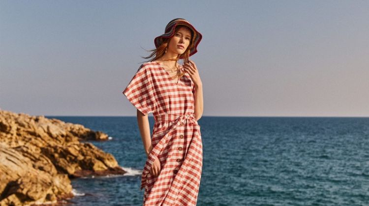 Posing near the beach, Julia Hafstrom models Mango's linen pieces