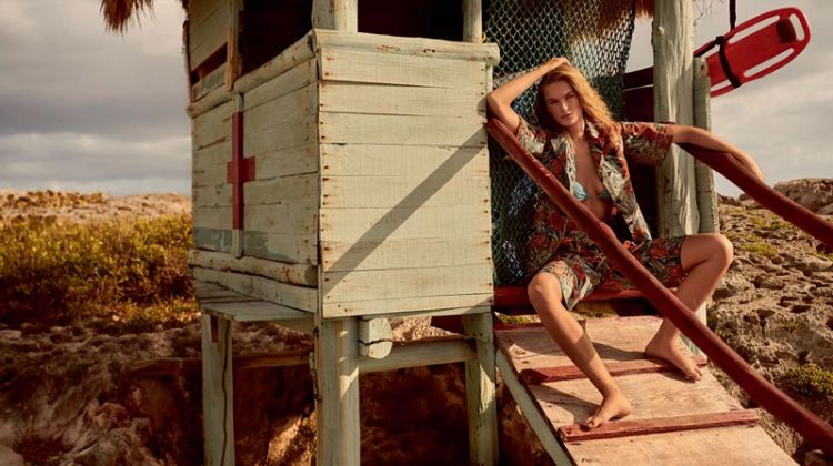 Isabel Scholten Wears Beach Style for TELVA Magazine