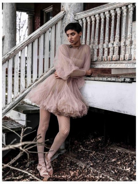 Jourdana Phillips Poses in Romantic Looks for Harper's Bazaar Arabia Jourdana Phillips Poses in Romantic Looks for Harper's Bazaar Arabia