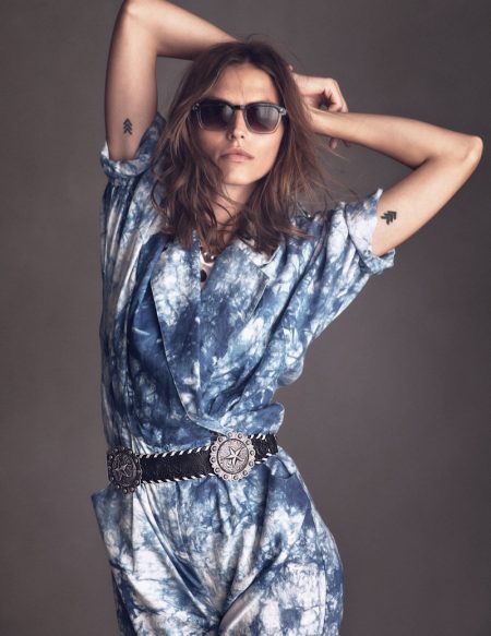 Karlina Caune Poses in Effortlessly Chic Looks for ELLE Italy Karlina Caune Poses in Effortlessly Chic Looks for ELLE Italy