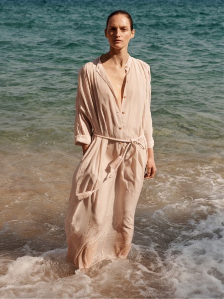 Vivien Solari Dives Into Mango Committed Spring '19 Campaign Mango Committed unveils spring-summer 2019 collection of sustainable fashion
