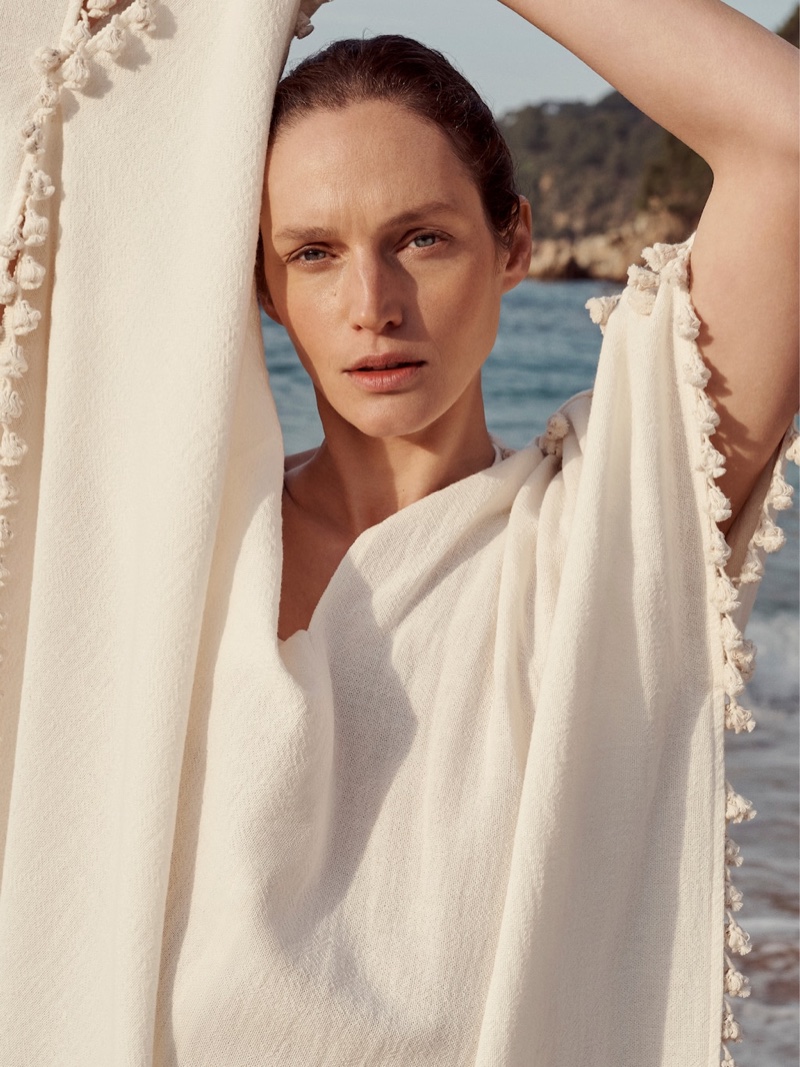 Vivien Solari poses in fringed kaftan from Mango Committed