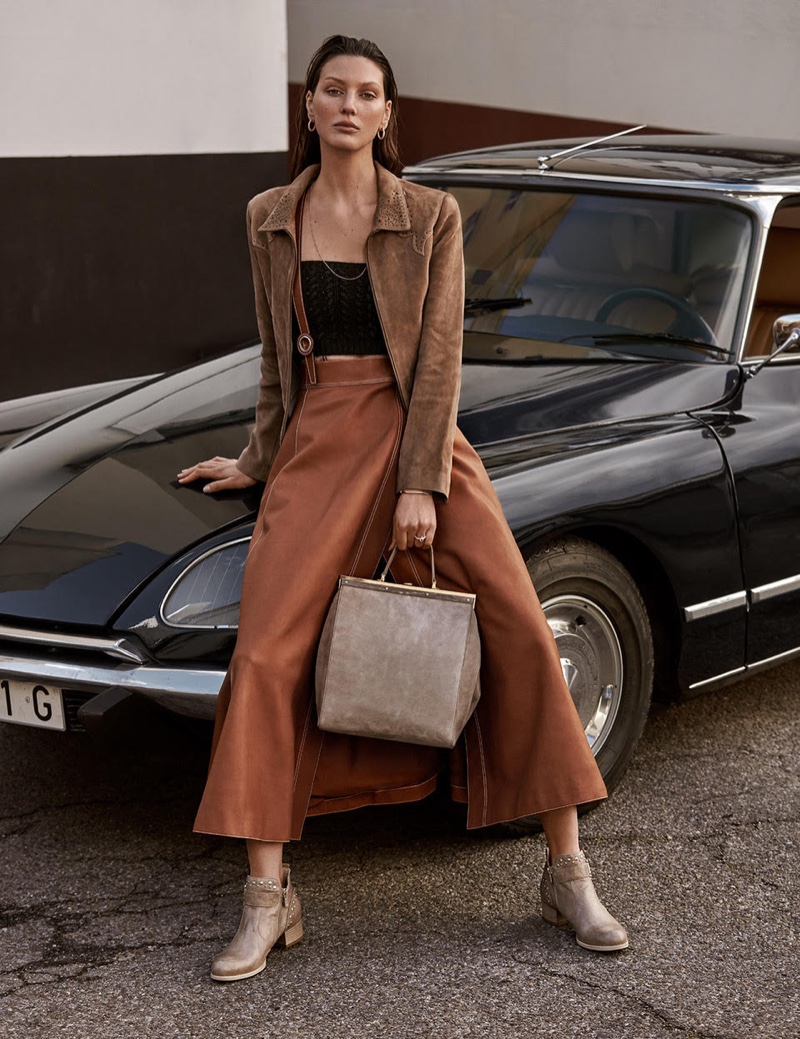 Veroniek Gielkens Poses in Chic Neutrals for Mujer Hoy