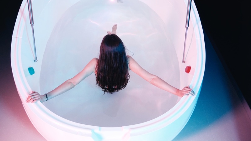 How Women Can Benefit From Flotation Therapy | Fashion Gone Rogue