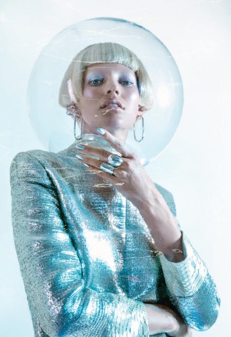 Devon Windsor Gets Futuristic in Metallics for Numero Russia Devon Windsor Gets Futuristic in Metallics for Numero Russia