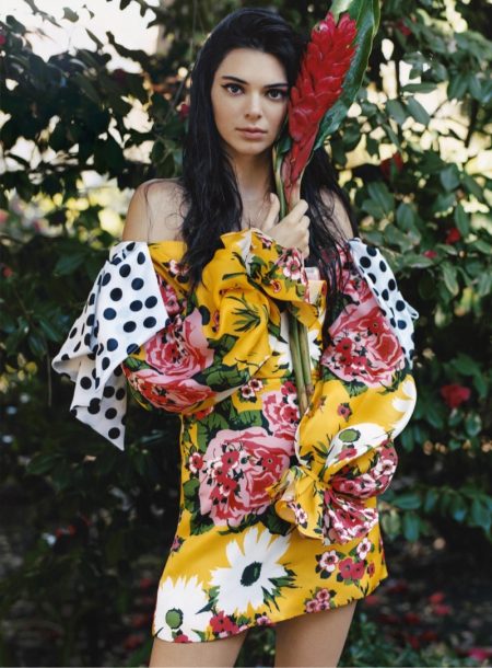 Kendall Jenner & Vittoria Ceretti Pose in Dynamic Prints for Vogue Kendall Jenner & Vittoria Ceretti Pose in Dynamic Prints for Vogue