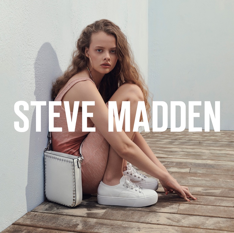 An image from the Steve Madden summer 2019 advertising campaign