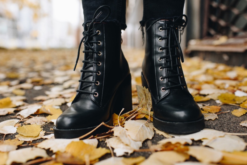 Woman Leather Hiking Lace-Up Boots