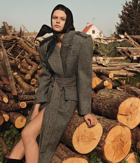 Cara Taylor Layers Up in Autumn Fashion for WSJ. Magazine Cara Taylor Layers Up in Autumn Fashion for WSJ. Magazine