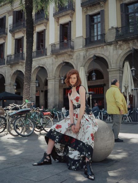 Fabienne Dobbe Models Romantic Dresses for ELLE Turkey Fabienne Dobbe Models Romantic Dresses for ELLE Turkey