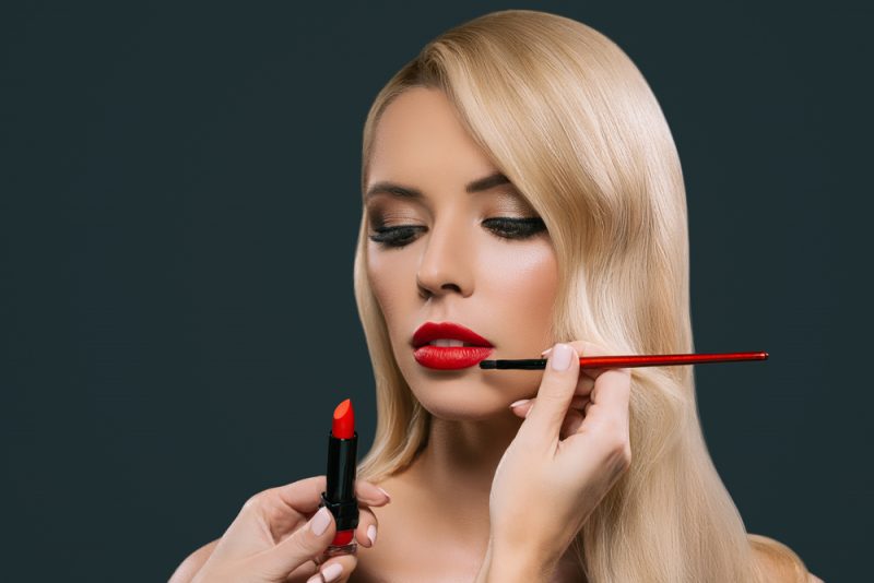 Fashion Shoot Grooming Lipstick Touchup