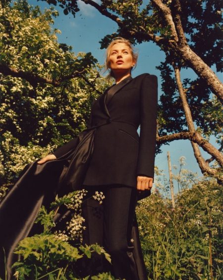 Kate Moss Strikes a Pose in Alexander McQueen Fall 2019 Campaign Kate Moss Strikes a Pose in Alexander McQueen Fall 2019 Campaign