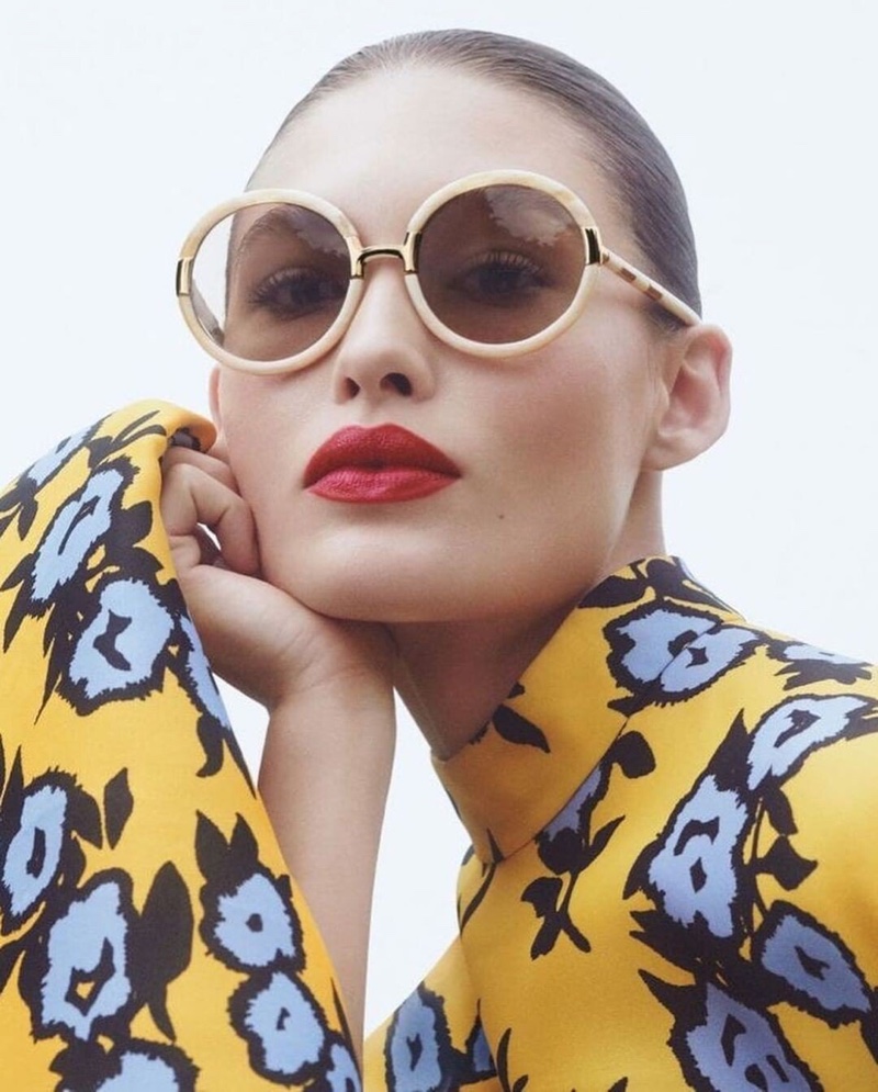 Grace Elizabeth wears chic sunglasses in Carolina Herrera fall-winter 2019 campaign