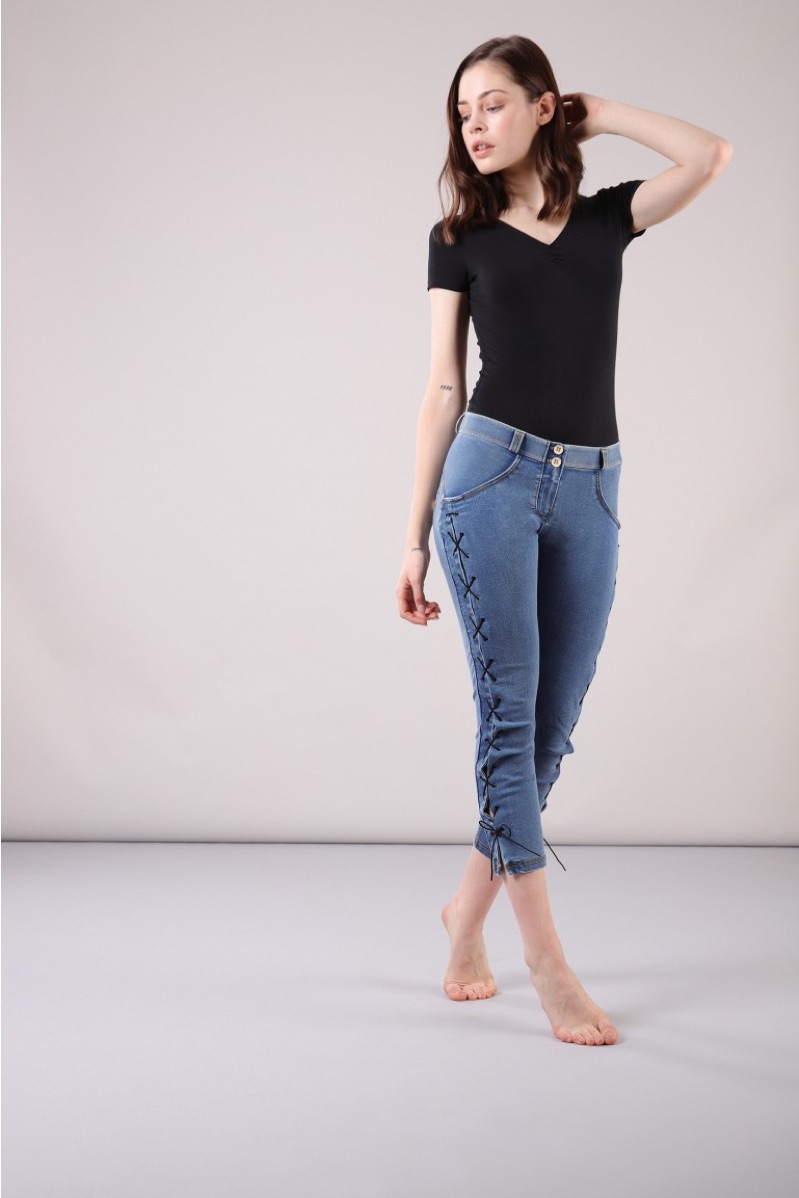 Pull Off Comfort & Style with Denim Jeggings – Fashion Gone Rogue