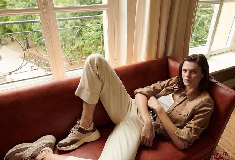 Cara Taylor lounges in Massimo Dutti's pre-fall 2019 styles