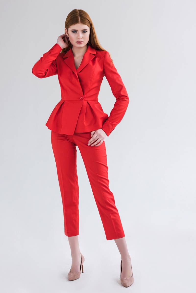 Model Red Pant Suit Pumps