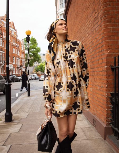 Cara Taylor Is 60's Chic in Richard Allan x H&M Campaign Vintage prints stand out in Richard Allan x H&M collection